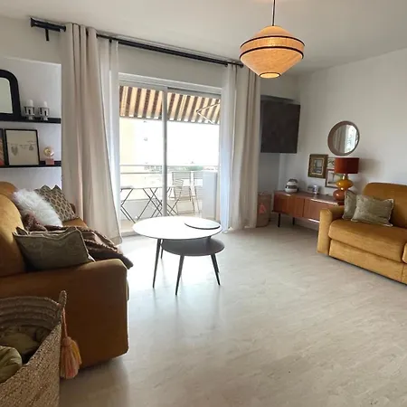 Vue - Terrasse - Parking - Appartement *