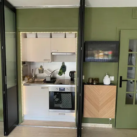 Vue - Terrasse - Parking - * Juan-les-Pins