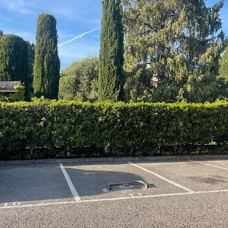 Vue - Terrasse - Parking - *